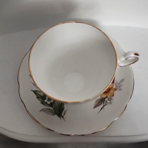 Regency Bone China Tea Cup and Saucer, Yellow and White Flowers, Brown Accents - Picture 3 of 7